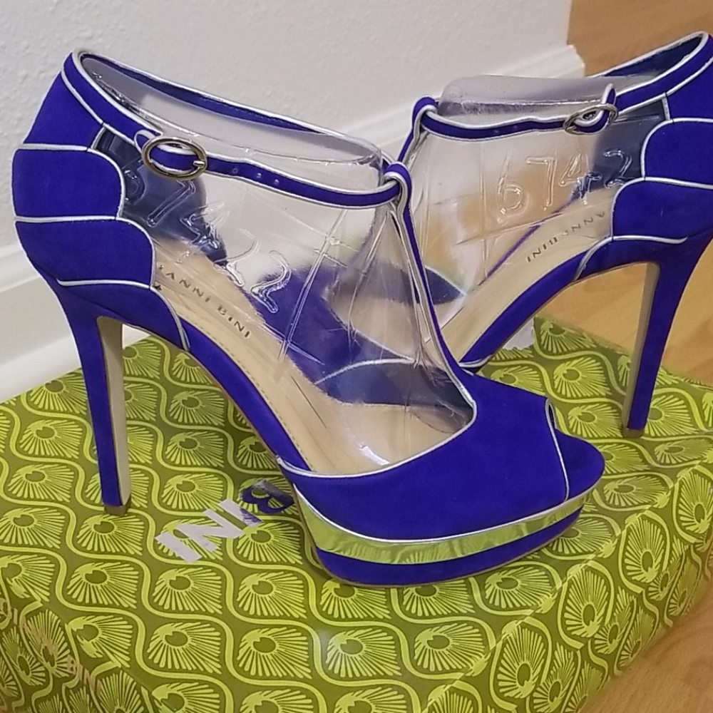 Gianni Bini Blue/Violet-Siver Heels